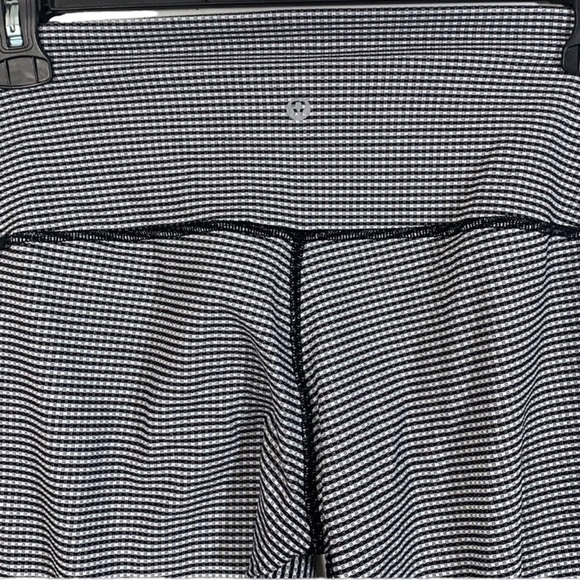 🌸2/$25 Lululemon Black White Wunder Under Crop roll down gingham - Picture 8 of 12